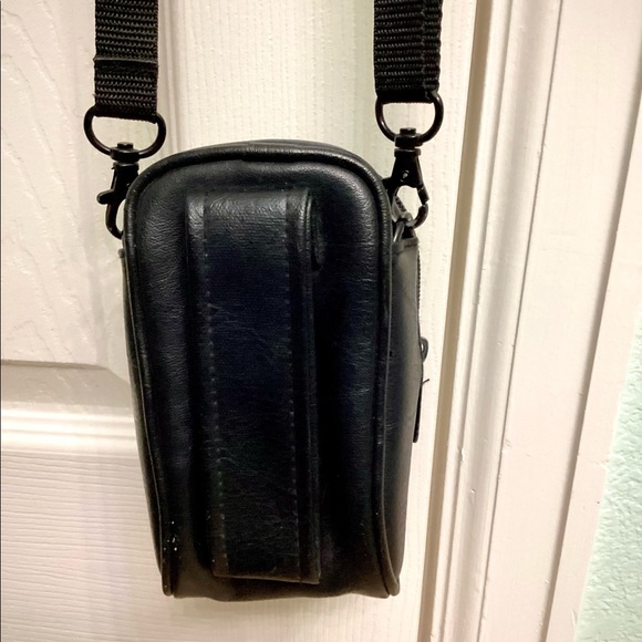 Black Leather Classic Logic Small Camera Case - Picture 6 of 10